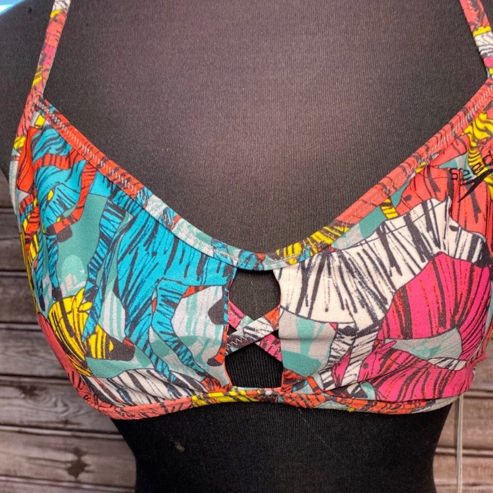 NWT Speedo bikini top L